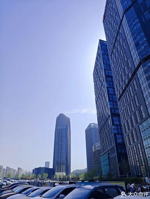 爆料舜泰广场视频播放下载,一窥繁华都市生活剪影  第2张